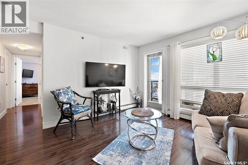 331 121 Willowgrove Crescent, Saskatoon, SK - Indoor Photo Showing Living Room