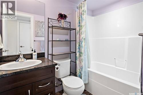331 121 Willowgrove Crescent, Saskatoon, SK - Indoor Photo Showing Bathroom
