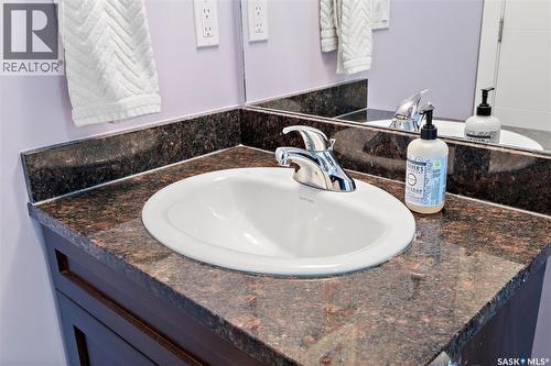 331 121 Willowgrove Crescent, Saskatoon, SK - Indoor Photo Showing Bathroom