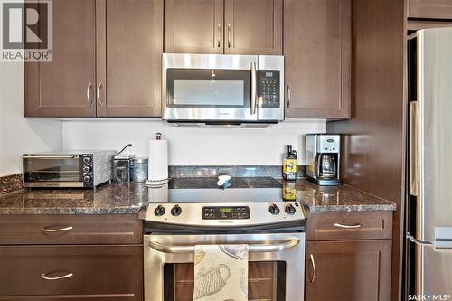 331 121 Willowgrove Crescent, Saskatoon, SK - Indoor Photo Showing Kitchen With Stainless Steel Kitchen