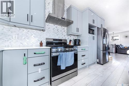 123 Mcarthur Lane, Saskatoon, SK - Indoor Photo Showing Kitchen