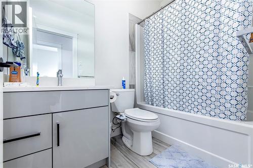 123 Mcarthur Lane, Saskatoon, SK - Indoor Photo Showing Bathroom