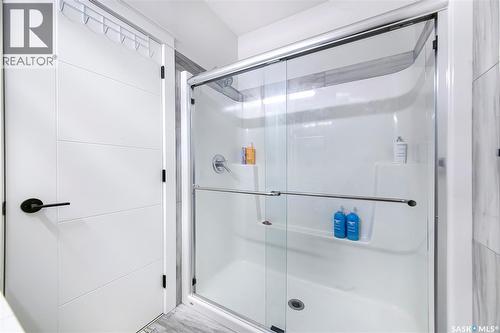 123 Mcarthur Lane, Saskatoon, SK - Indoor Photo Showing Bathroom