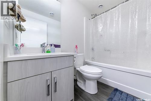 123 Mcarthur Lane, Saskatoon, SK - Indoor Photo Showing Bathroom