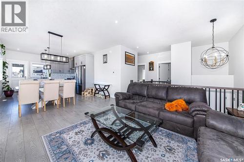 123 Mcarthur Lane, Saskatoon, SK - Indoor Photo Showing Living Room