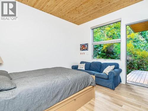 2924 Malaspina Promenade, Savary Island, BC - Indoor Photo Showing Bedroom