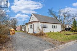 11 NORTH STREET Loyalist (Odessa), ON K0H 2H0