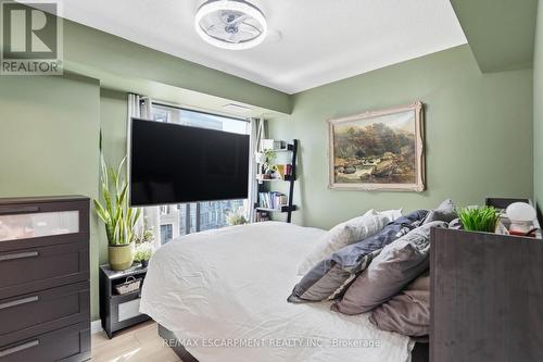 A814 - 3210 Dakota Common, Burlington, ON - Indoor Photo Showing Bedroom