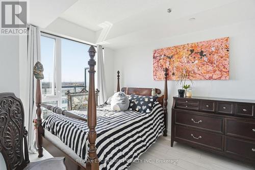A814 - 3210 Dakota Common, Burlington, ON - Indoor Photo Showing Bedroom