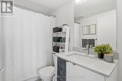 A814 - 3210 Dakota Common, Burlington, ON - Indoor Photo Showing Bathroom