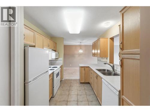3850 Brown Road Unit# 203, West Kelowna, BC - Indoor Photo Showing Kitchen With Double Sink