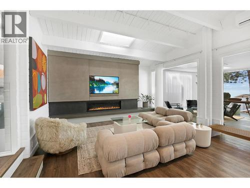 Living Room - 4110 Lakeshore Road, Kelowna, BC - Indoor