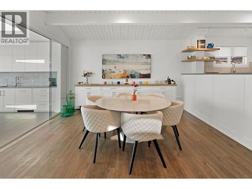 4110 Lakeshore Road, Kelowna, BC - Indoor Photo Showing Dining Room