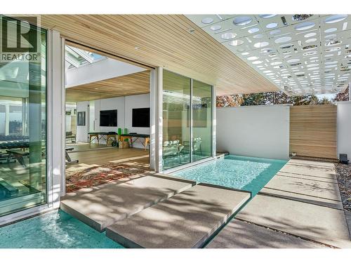 4110 Lakeshore Road, Kelowna, BC - Outdoor With Exterior
