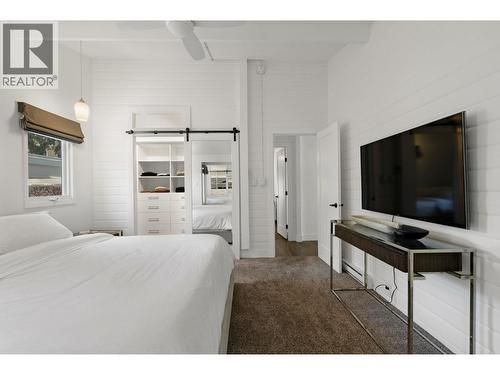 4110 Lakeshore Road, Kelowna, BC - Indoor Photo Showing Bedroom
