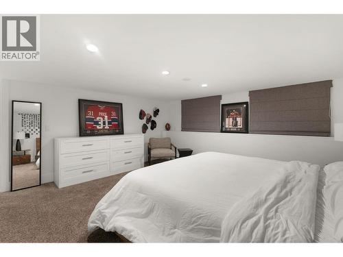 4110 Lakeshore Road, Kelowna, BC - Indoor Photo Showing Bedroom