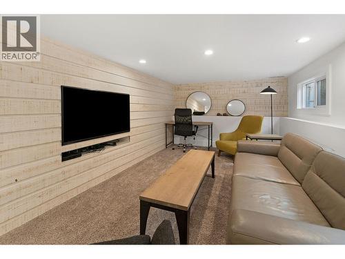 4110 Lakeshore Road, Kelowna, BC - Indoor