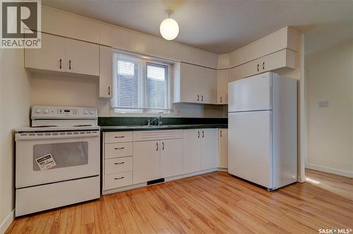 25 Spruceview Road, Regina, SK - Indoor Photo Showing Kitchen