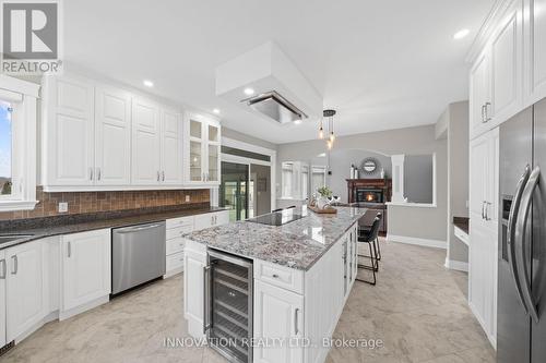 6635 Old Forest Drive, Ottawa, ON - Indoor Photo Showing Kitchen With Upgraded Kitchen