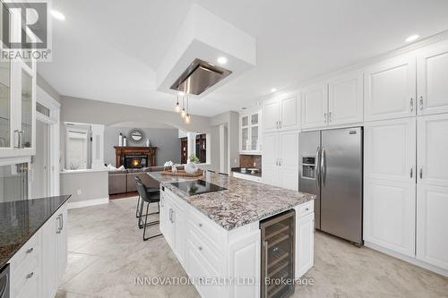 6635 Old Forest Drive, Ottawa, ON - Indoor Photo Showing Kitchen With Upgraded Kitchen