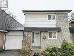 11 ST ANDREW'S COURT Aurora, ON L4G 3B2