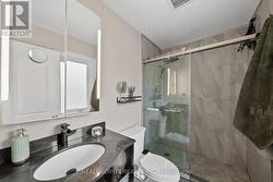 Ensuite Bathroom - 