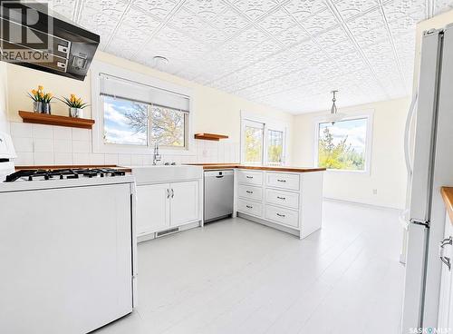 451 3Rd Avenue Nw, Swift Current, SK - Indoor Photo Showing Other Room