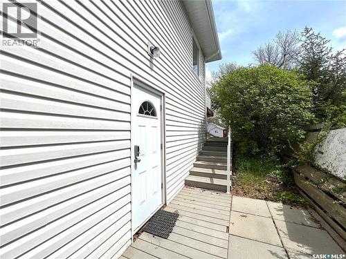 451 3Rd Avenue Nw, Swift Current, SK - Outdoor