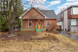 448 BRENNAN AVENUE Ottawa, ON K1Z 6J8