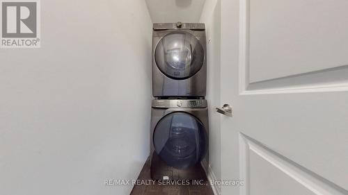 15 Rolling Rock Way, Brampton, ON - Indoor Photo Showing Laundry Room