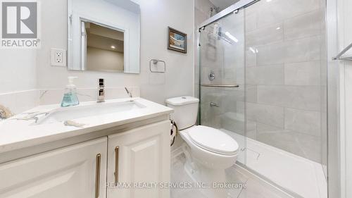 15 Rolling Rock Way, Brampton, ON - Indoor Photo Showing Bathroom