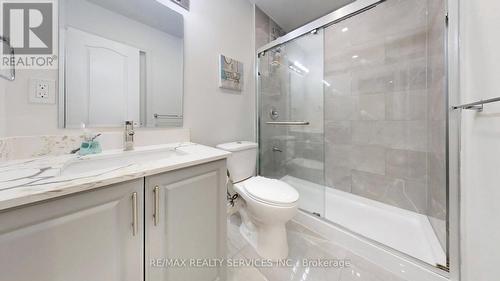 15 Rolling Rock Way, Brampton, ON - Indoor Photo Showing Bathroom