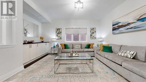 15 Rolling Rock Way, Brampton, ON - Indoor Photo Showing Living Room