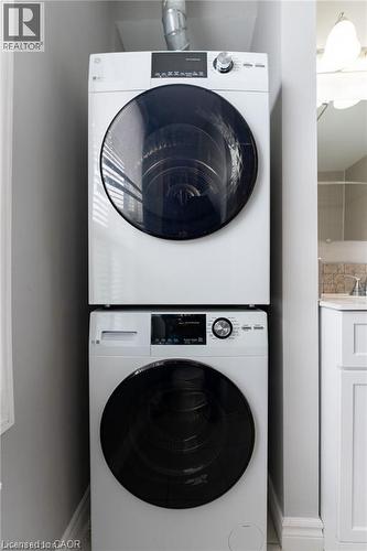 141 Wellington Street N Unit# 2, Hamilton, ON - Indoor Photo Showing Laundry Room