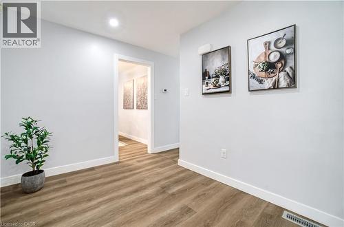 60 Lysanda Avenue, London, ON - Indoor Photo Showing Other Room