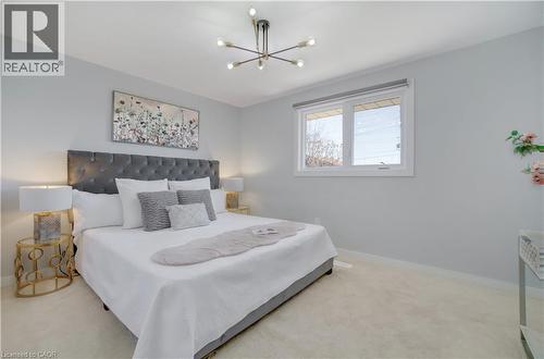 60 Lysanda Avenue, London, ON - Indoor Photo Showing Bedroom