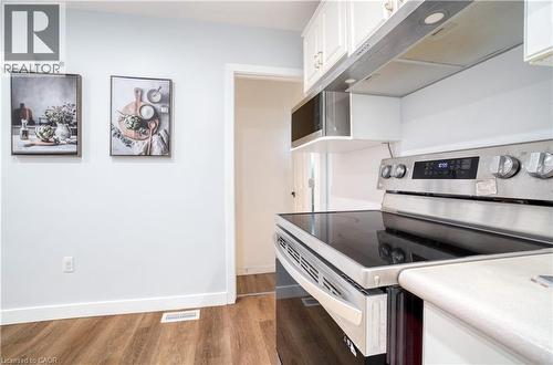 60 Lysanda Avenue, London, ON - Indoor Photo Showing Kitchen