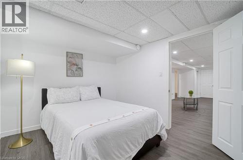 60 Lysanda Avenue, London, ON - Indoor Photo Showing Bedroom