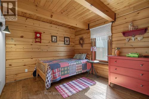 23 Crown Court, Tiny, ON - Indoor Photo Showing Bedroom
