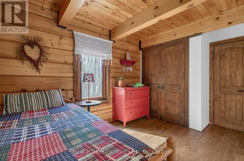 23 Crown Court, Tiny, ON - Indoor Photo Showing Bedroom