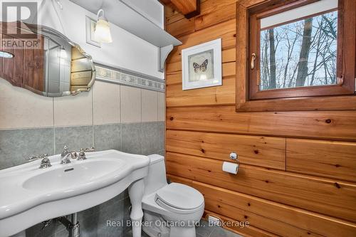 23 Crown Court, Tiny, ON - Indoor Photo Showing Bathroom