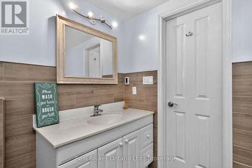 23 Crown Court, Tiny, ON - Indoor Photo Showing Bathroom