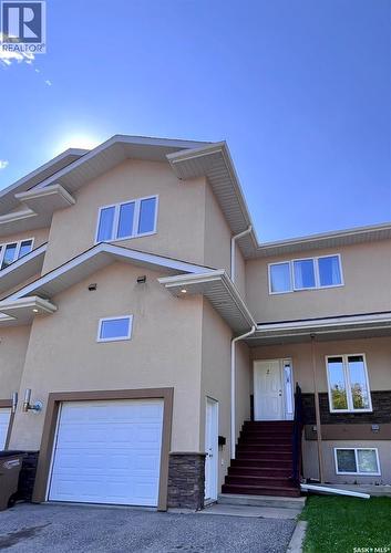 2 211 20th STREET W  Prince Albert, SK S6V 4G5