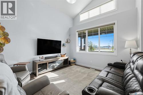 687 Secord Bend, Saskatoon, SK - Indoor Photo Showing Living Room