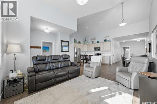 687 Secord Bend, Saskatoon, SK - Indoor Photo Showing Living Room