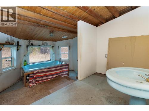 2410 Trinity Valley Road, Enderby, BC - Indoor