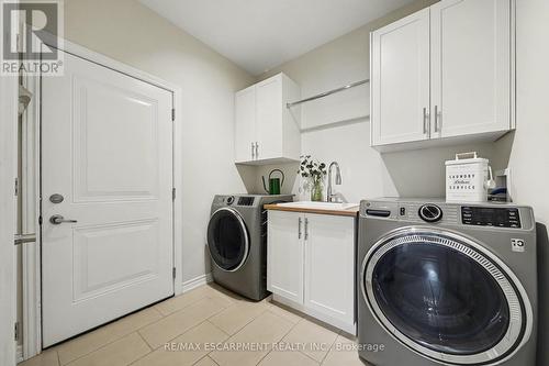 7 Senators Gate Drive, Perth, ON - Indoor Photo Showing Laundry Room