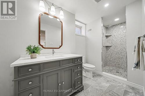 7 Senators Gate Drive, Perth, ON - Indoor Photo Showing Bathroom