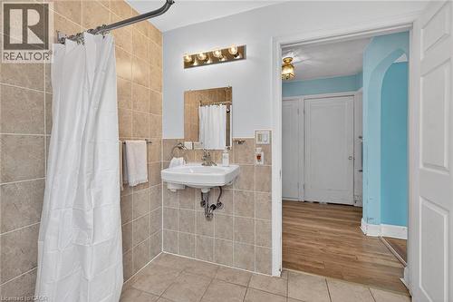 163 Rosedale Avenue, Hamilton, ON - Indoor Photo Showing Bathroom