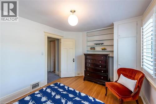 219 St. Clair Boulevard, Hamilton, ON - Indoor Photo Showing Bedroom